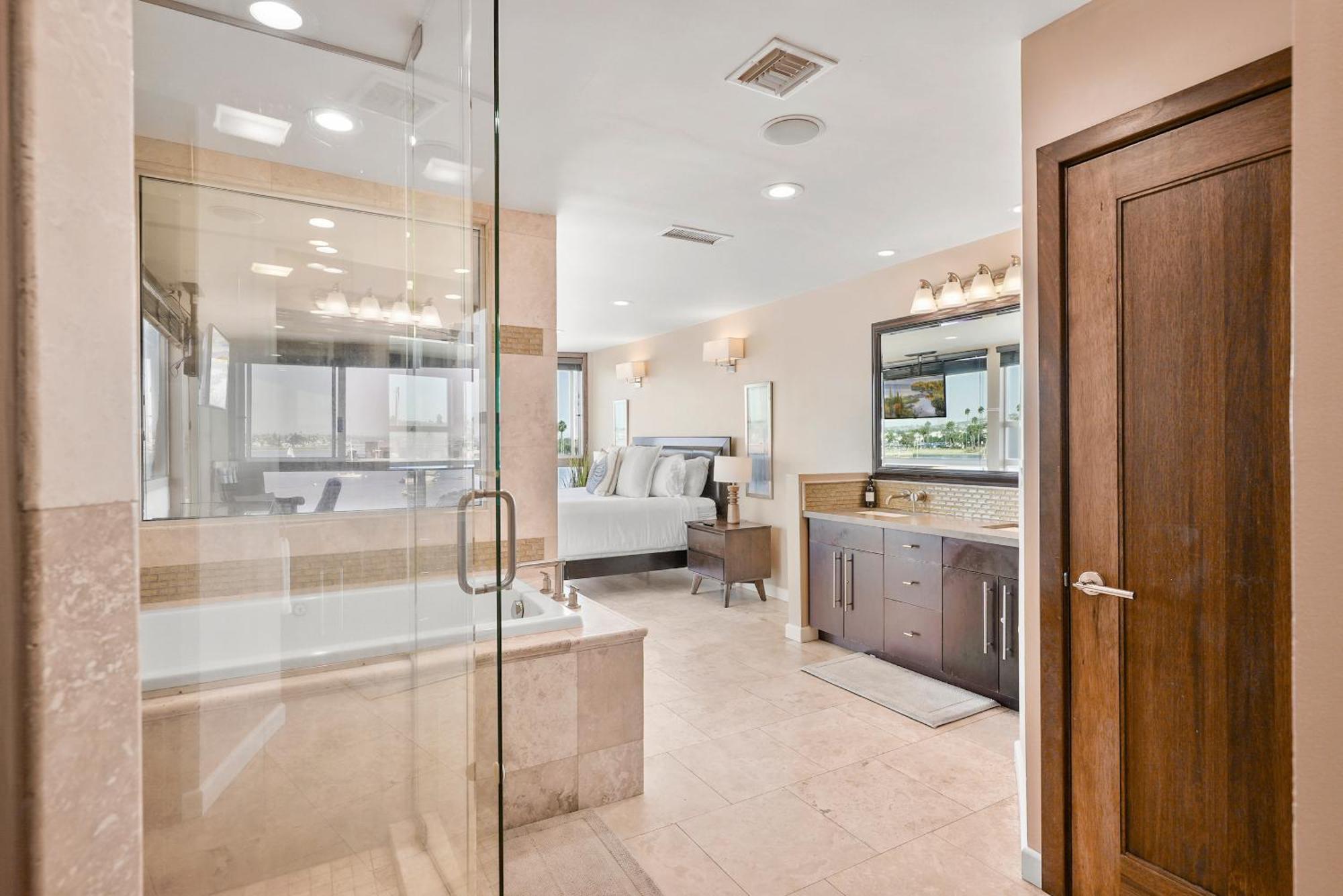 Stunning Bayfront Condo With Gorgeous Views, Garage, Massive Roof Deck & Ac - Dogs Welcome! San Diego Eksteriør bilde